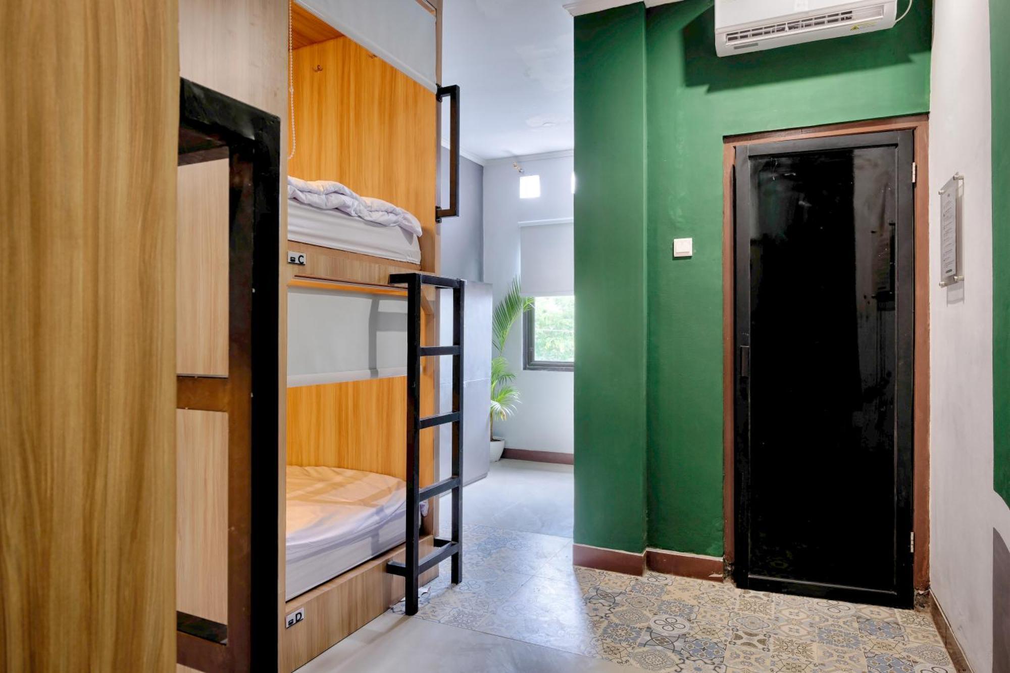 Hubs Hostel Yogyakarta Bagian luar foto