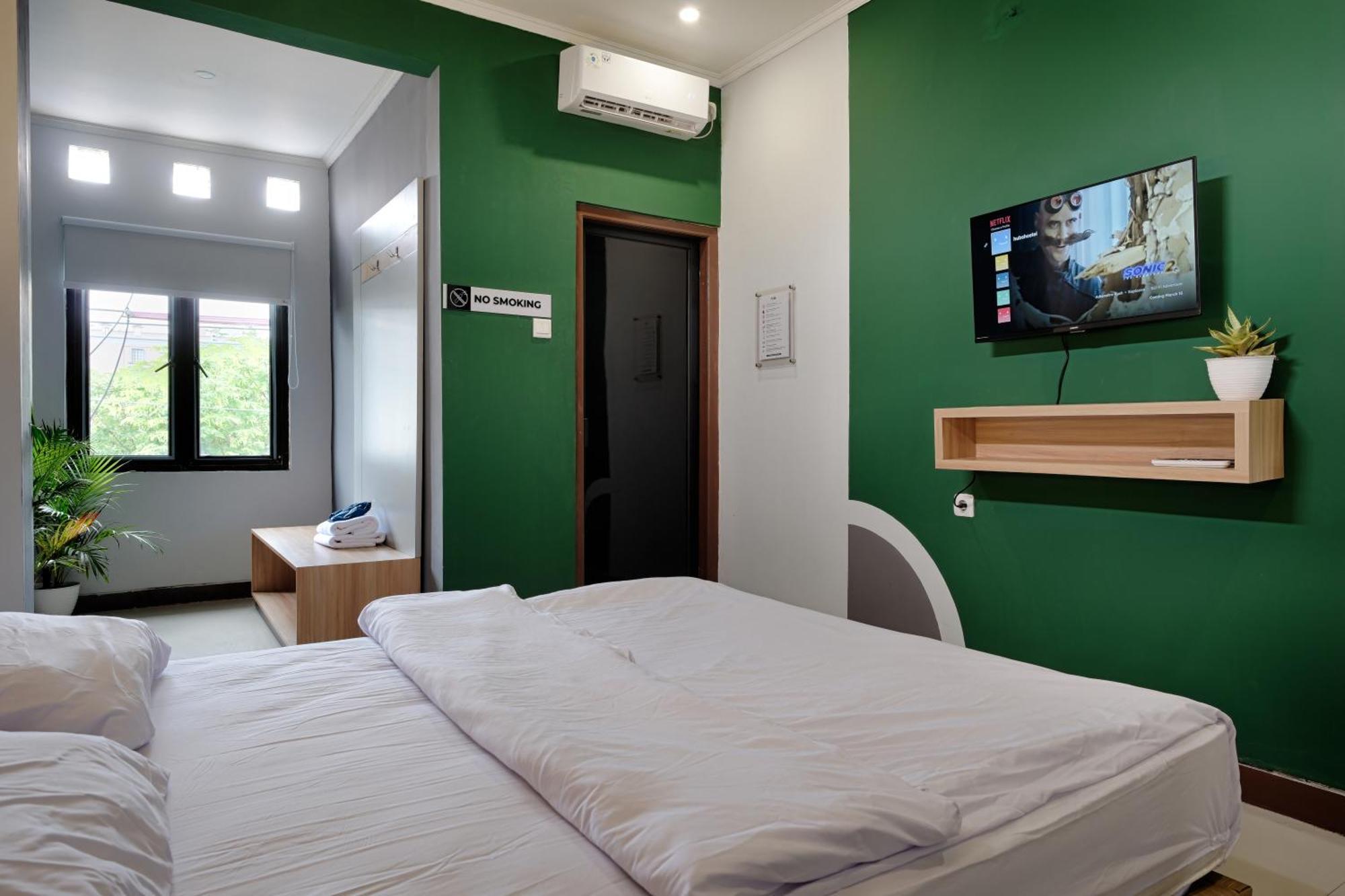 Hubs Hostel Yogyakarta Bagian luar foto